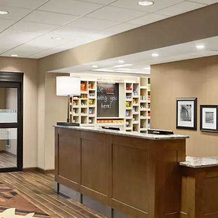 Hampton Inn & Suites Minooka