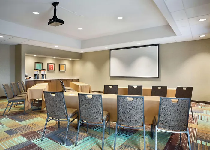 Hampton & Minooka Hotel 3*