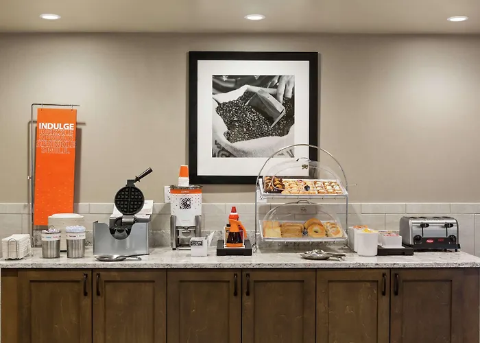 Hampton & Minooka Hotel 3*