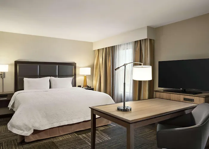 Hotel Hampton & Minooka