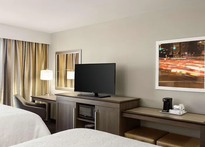Hampton & Minooka Hotel 3*