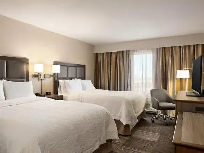 Hampton & Minooka Hotel