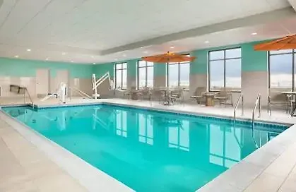 Hampton & Minooka Hotel